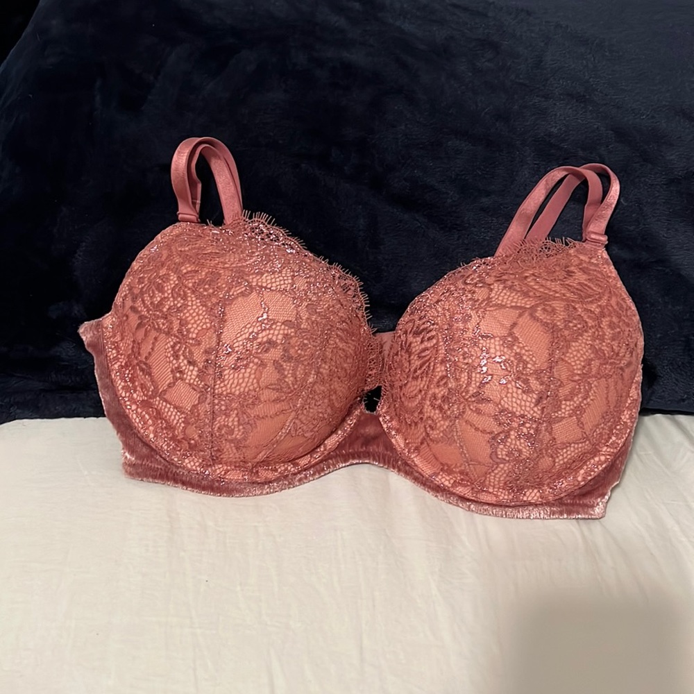 Victoria’s Secret Very Sexy push up bra